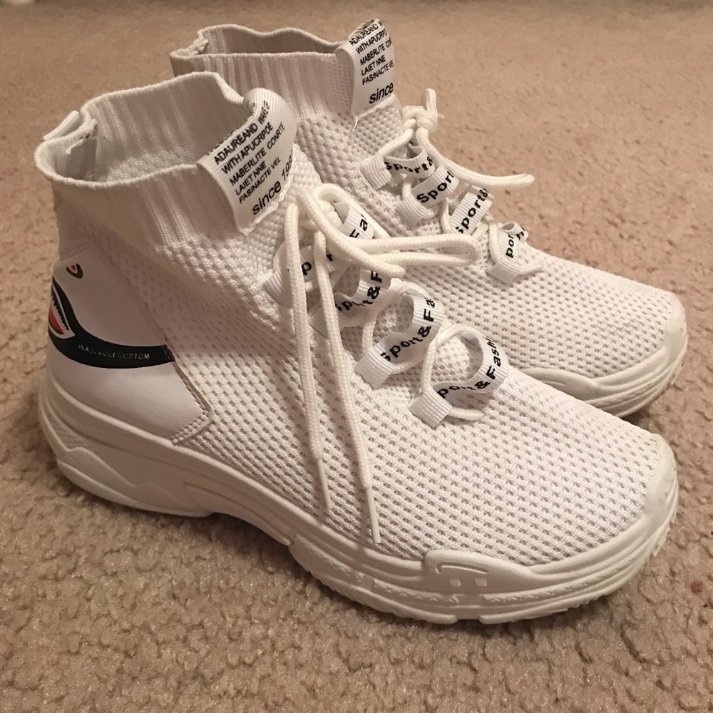 ON HOLD ✋🏼 Chunky white shark sock sneakers